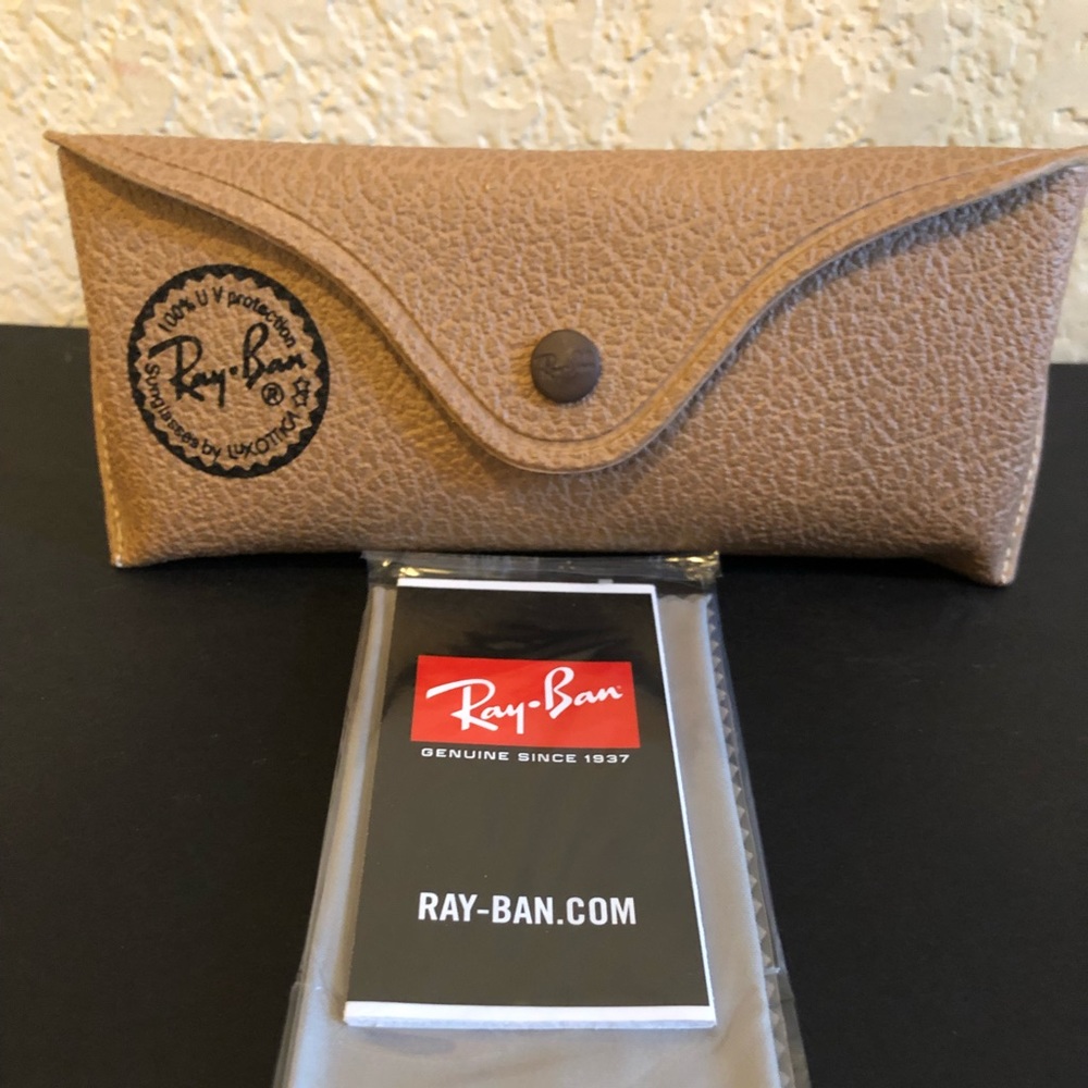 LIMITED EDITION RAY BAN LEATHERETTE CASE